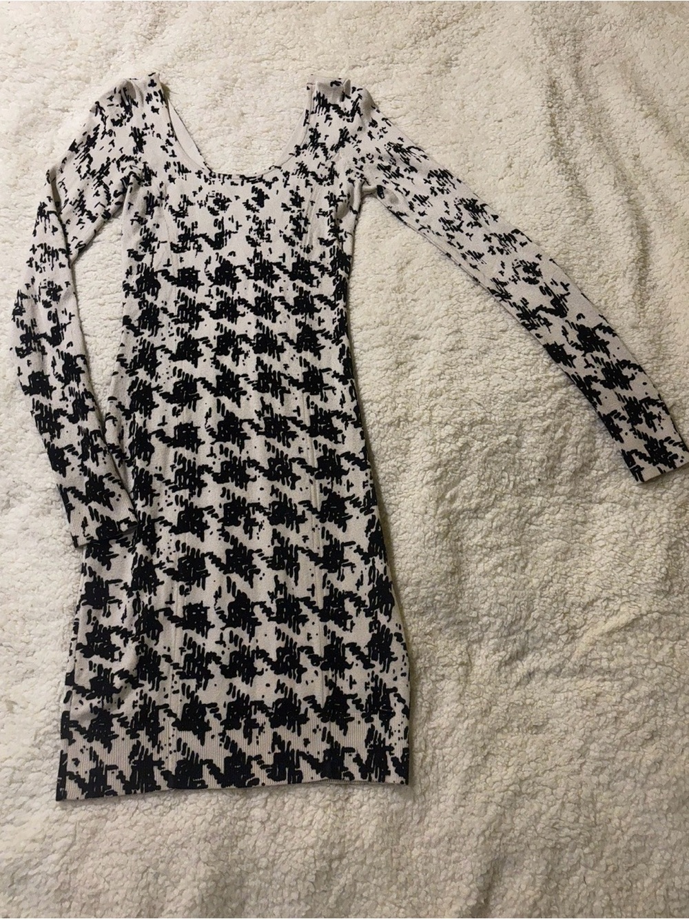 Women’s Black & White Houndstooth Long Sleeve Bodycon Dress